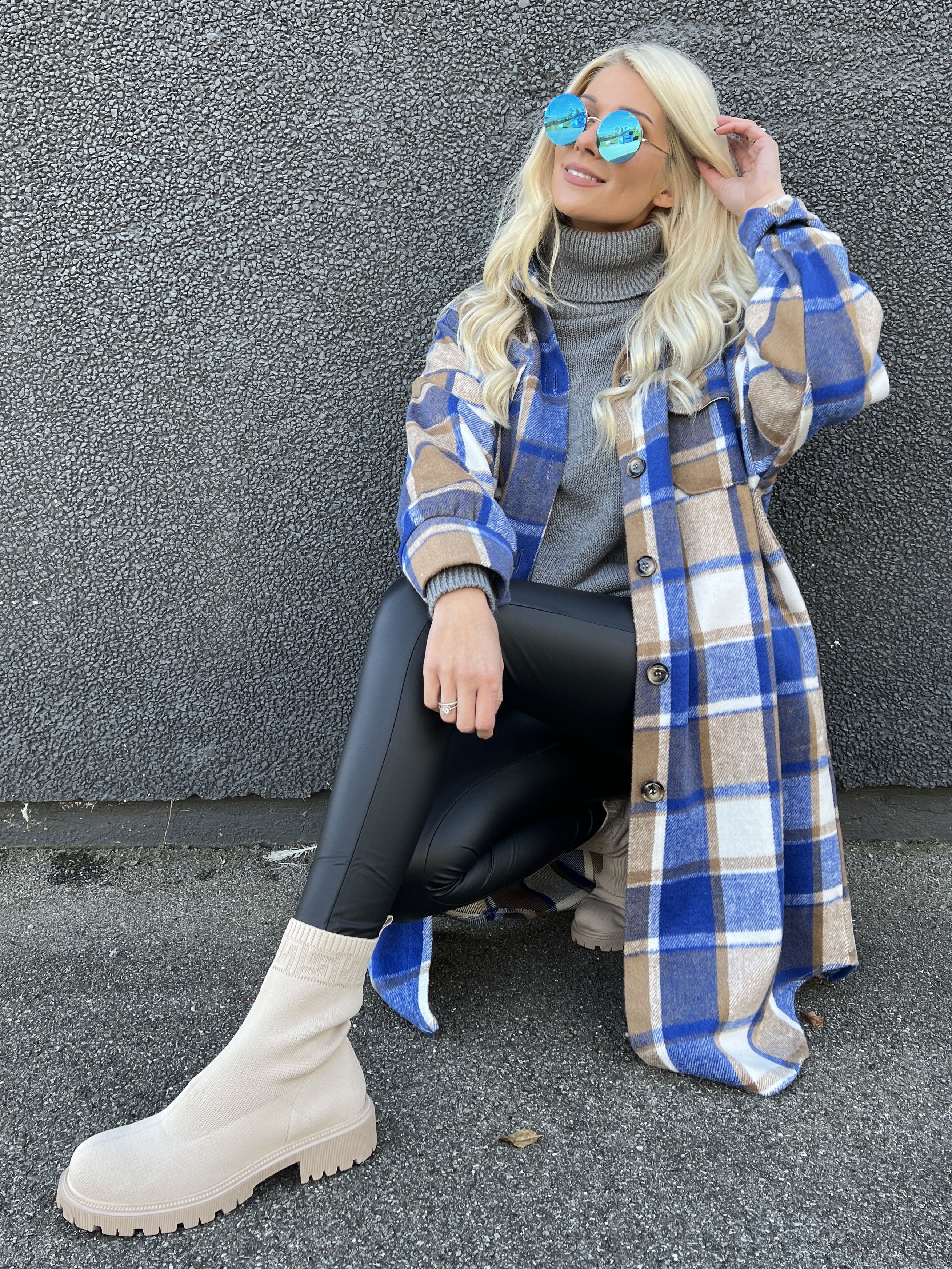 Natalia - Lång rutig jacka med knappar